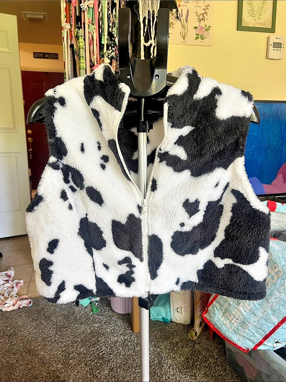 SHEIN Cow Print Zip Up Fleece Vest White & Black XL
